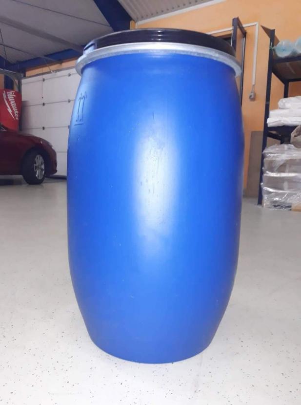 Eladó használt hordó (120l és 150l)